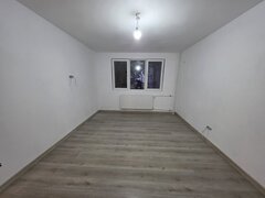 Titan, Postavarului, parter inalt