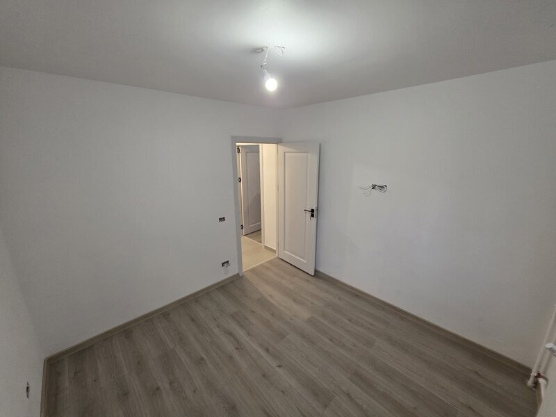 Titan, Postavarului, parter inalt,