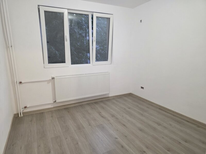Titan, Postavarului, parter inalt,